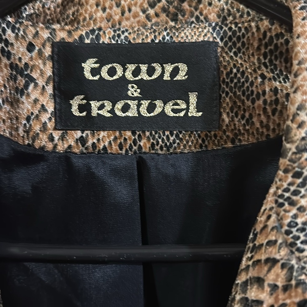 Vintage Town & Travel Jacket - Picture 2 of 6